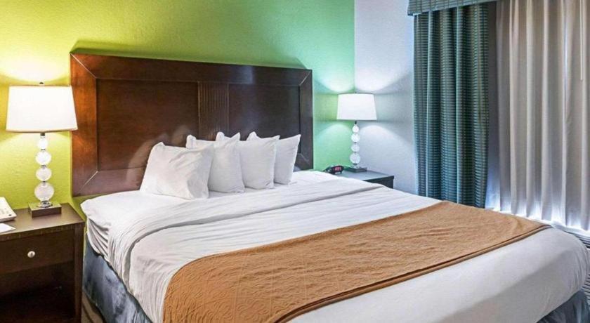 Quality Suites Sulphur Bagian luar foto