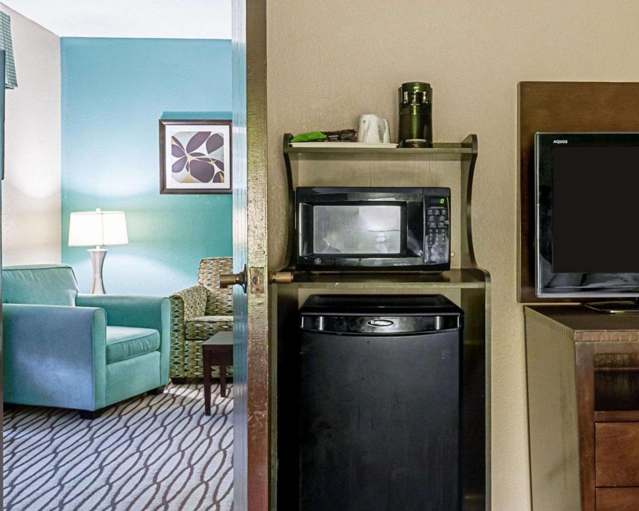 Quality Suites Sulphur Bagian luar foto