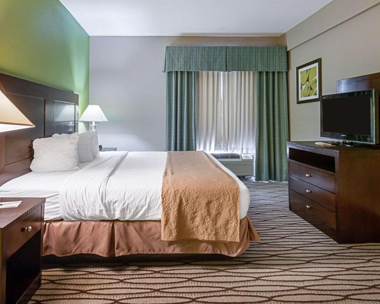 Quality Suites Sulphur Bagian luar foto
