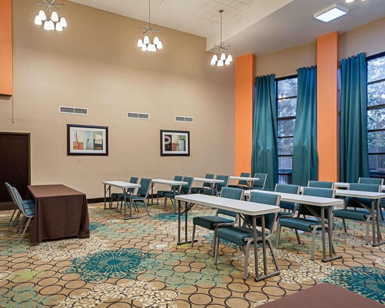 Quality Suites Sulphur Bagian luar foto